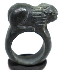 Raro vecchio bordo in pietra