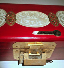 COFANETTO CINESE PORTA GIOIE 25X9X7 CON LUCCHETTO.