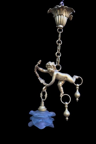Lampadario statuina cherubino