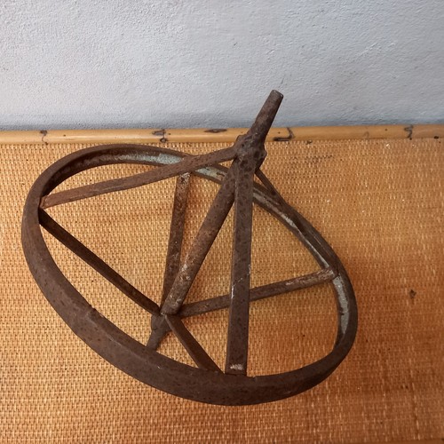 Antica vecchia ruota ferro - antica,