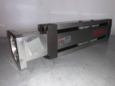 Attuatore di movimento lineare