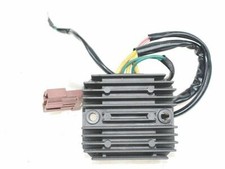  REGOLATORE DI TENSIONE