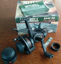 Moulinet MITCHELL 2540 RD Full Control, 1 Boîte, 1 Bobine, 1 Réducteur, 1 Doc.