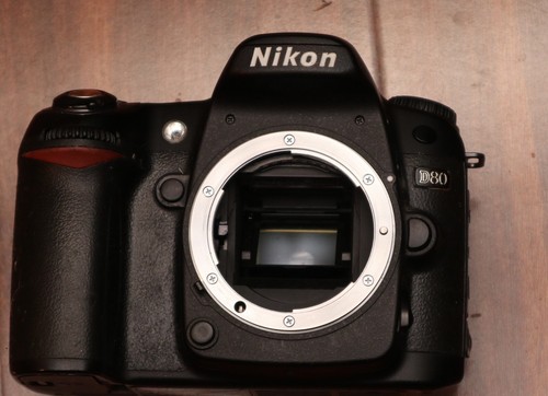 Nikon 254122176 d80 - nikon,