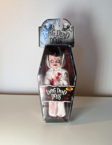 Living dead dolls - living,