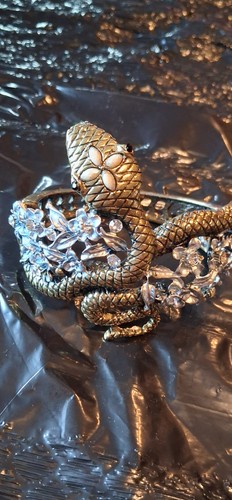 Bracciale con cerniera