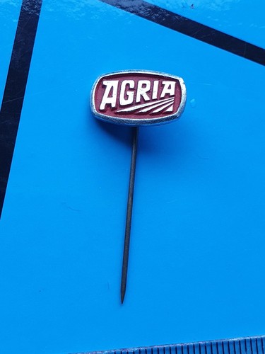 Pin badge agria tractor - badge,