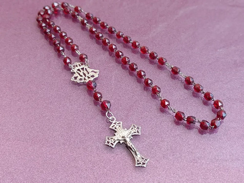 Collana con ciondolo croce