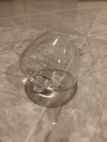 Bicchiere vino irregolare - vino,