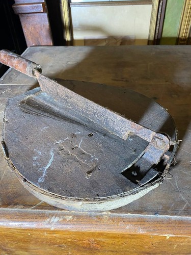 Antico taglia pane del - , 1800