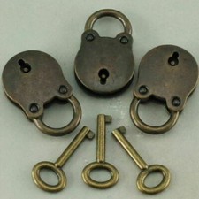 Set di 3 lucchetti antichi e