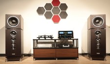 2 altoparlanti Dynaudio Consequence "Ultimate Edition", confezione originale. Come Nuovo! Quasi come nuovo