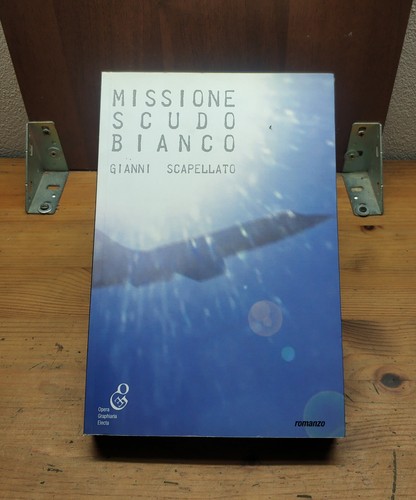 Libro missione scudo - libro:, bianco/