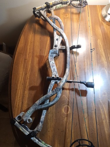 Hoyt carbon element 70lb - rh,
