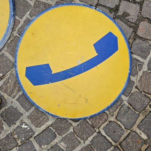 Insegna telefonica
