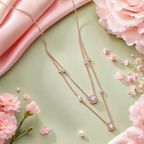 Collana con ciondolo zirconi
