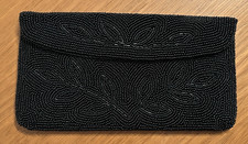 Borsa da sera pochette nera vintage rivestita interamente di perline