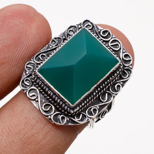Anello con pietre preziose