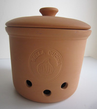 porta cipolle in terracotta