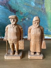 2 FIGURINE IN LEGNO SCOLPITE