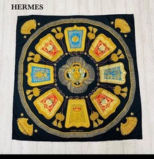 Sciarpa di seta HERMES Carre