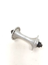 A mozzo anteriore front hub