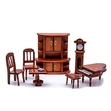 Mobili per casa delle bambole