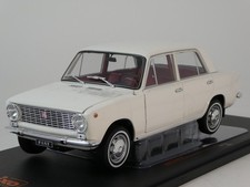 IXO Fiat 124 1970 1/18