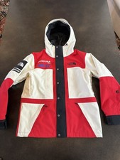 Giacca Supreme x The North