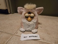 Tomy Vintage Furby Baby Rosa