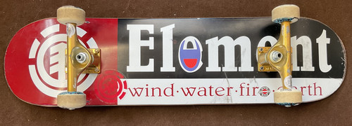 Element section red white - red,