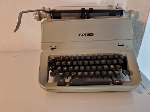 Macchina scrivere facit - da,