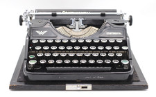 Antica macchina da scrivere