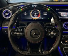 Volante Mercedes AMG in fibra