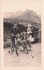 05902) CARTOLINA FOTOGRAFIA GRUPPO BAMBINI BICICLETTA TARVISIO 1940 UDINE