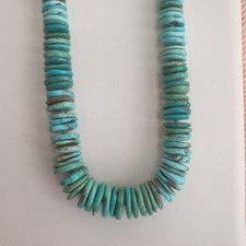 Particolare collana di