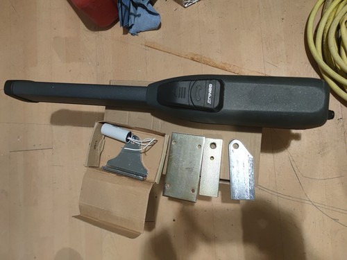 Motore attuatore per - per, cancelli