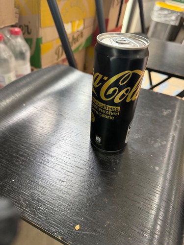 Vendo lattina coca - coca, cola
