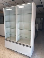 Vetrina espositiva Illuminata con cassettiera base