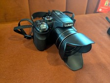 Panasonic LUMIX DMC-FZ200 con