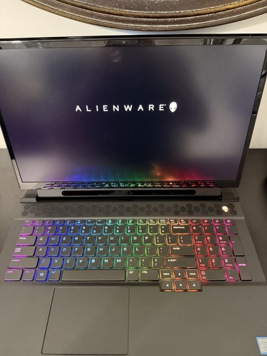 Alienware m17 3 - r2, 17,3"