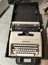 Macchina da scrivere Olivetti