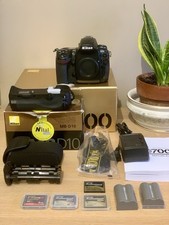 Nikon D700 + MB-D10 Completa (with Box)
