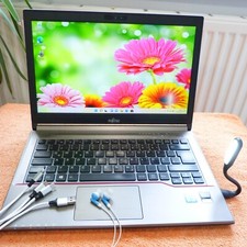 Fujitsu E746 14 pollici FULLHD