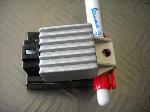 Regolatore tensione scooter - tensione,