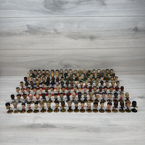 Lotto 140 figurine calcio