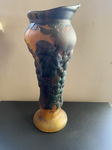 Antico vaso alto floreale