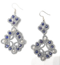 orecchini donna chiacchierino colore argento con perle  e pietre fatti a mano