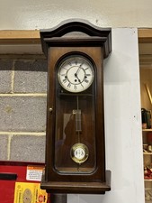 Orologio da parete regolatore pendolo Hermle cassa in legno con chiave carica vintage tedesco