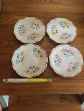 Set di 4 piatti decorati